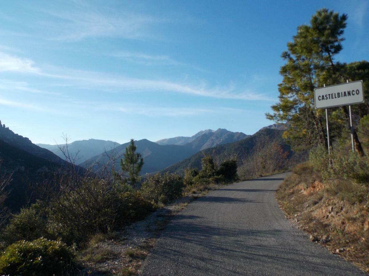 Arve Castelbianco - B&B E Appartamento Colletta Bagian luar foto